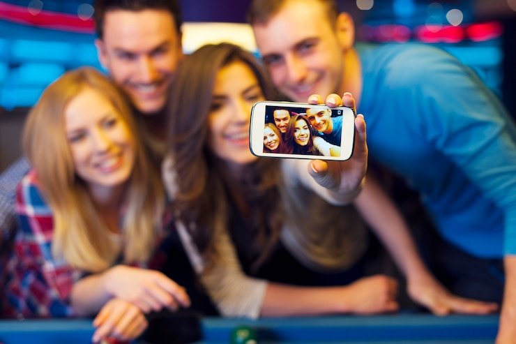 Live Bandar Poker dealer studio with multiple camera angles on medantoto login